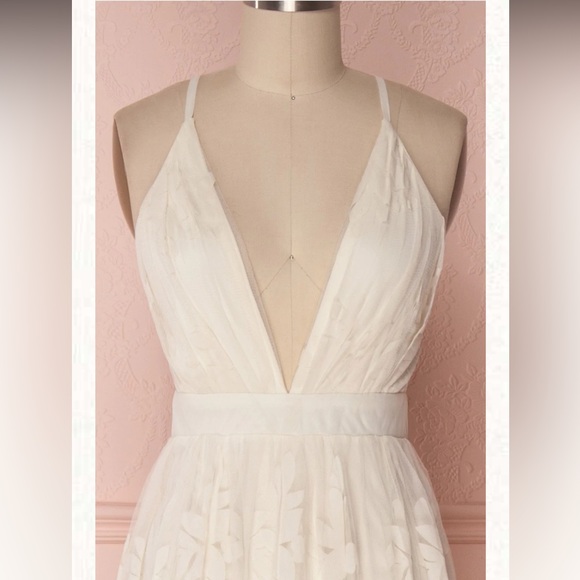 Kailania Snow | Ivory Floral Mesh Deep V-Neck Maxi Dress - Picture 2 of 6